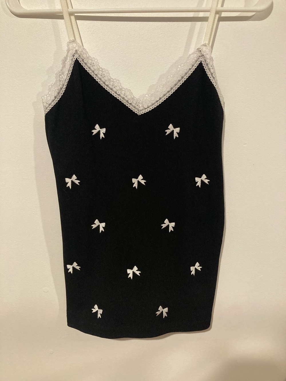 Black Lace-Trim Bow Appliqué Cami top